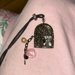 Victorian Trading Co. Fairy locket/Pendant Necklace with Pink and Pearl Accents